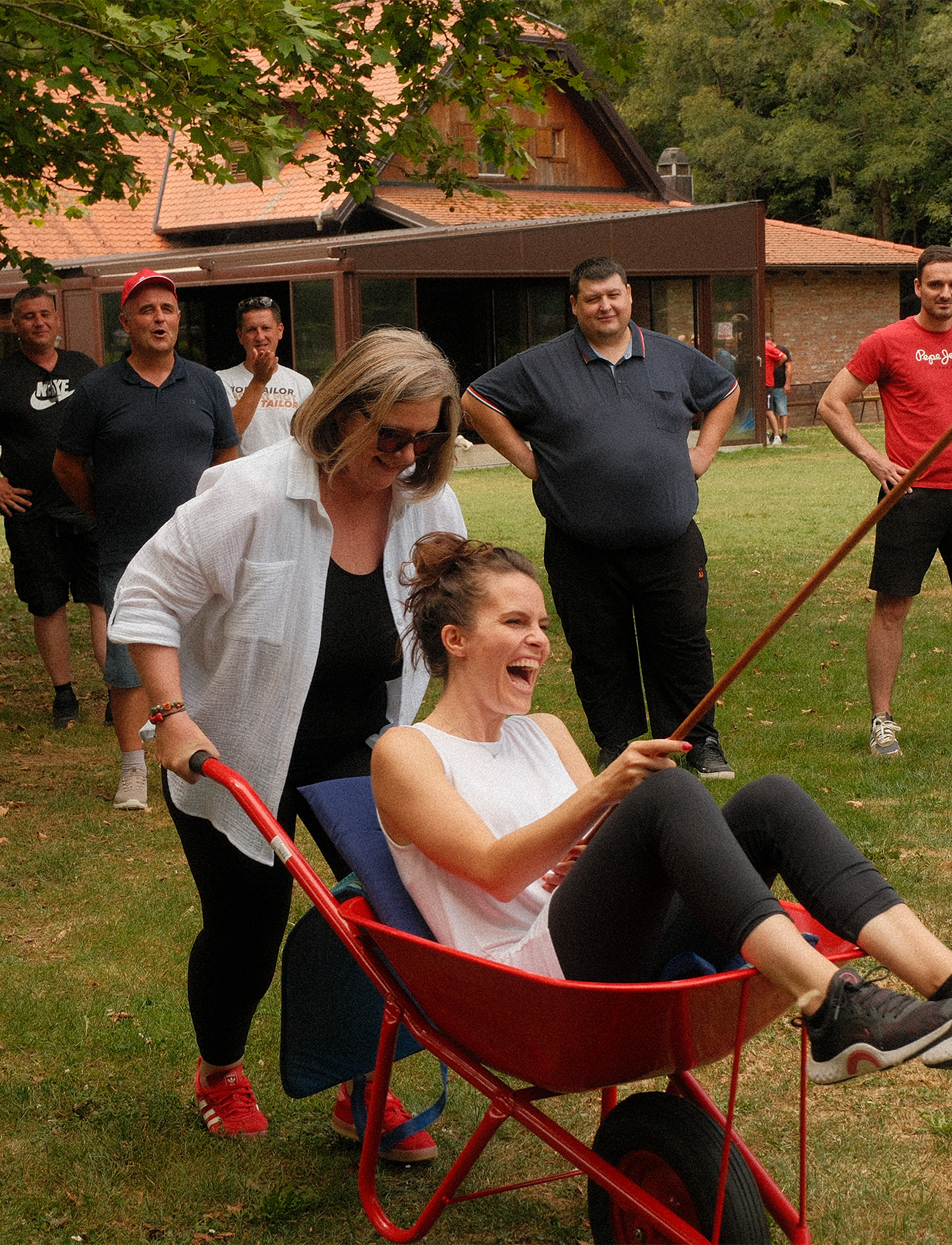 Gošće u utrci s tačkama na team buildingu